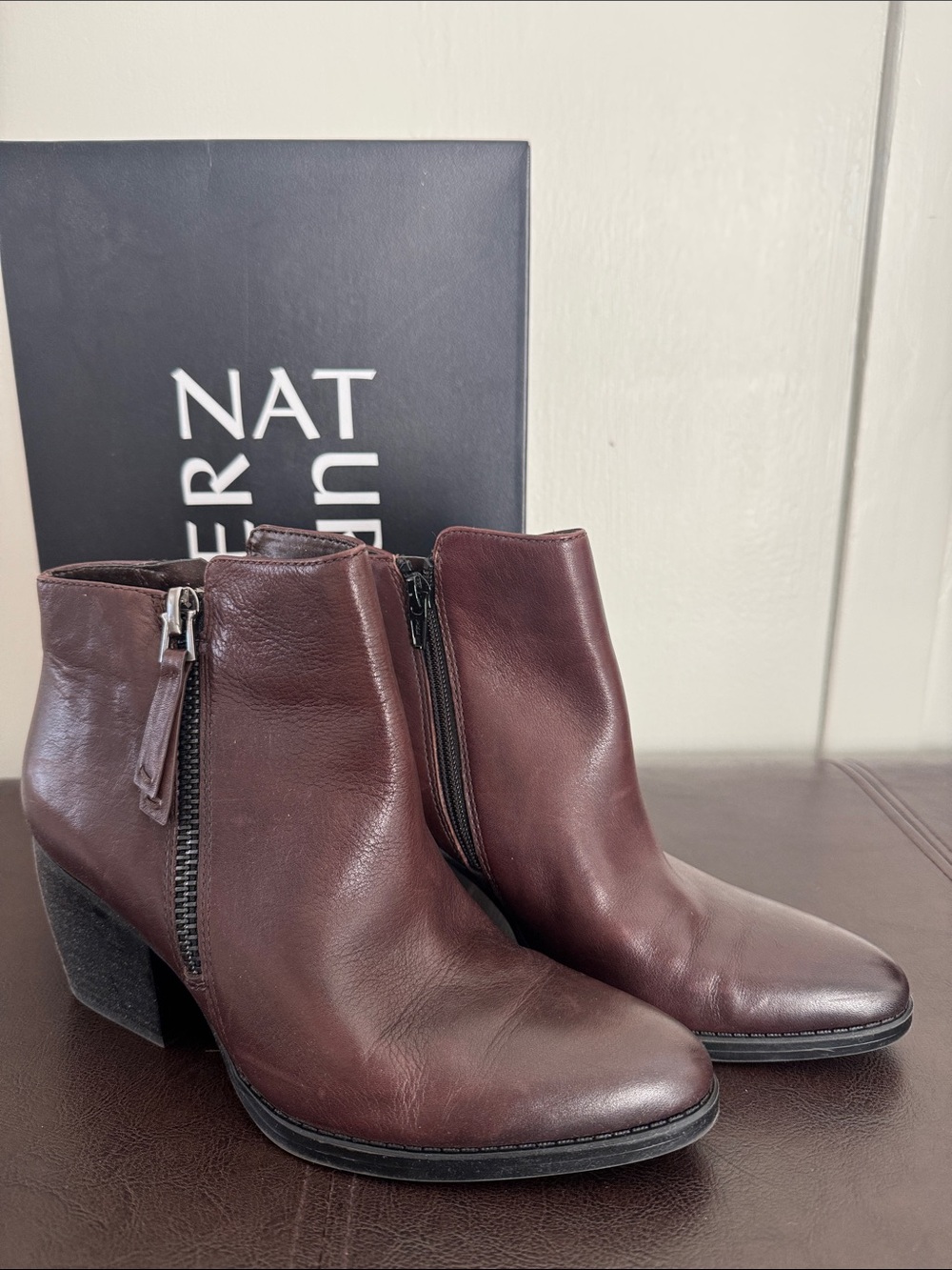 Naturalizer Chocolate Leat, Freya Leather Ankle Booties 6.5 size